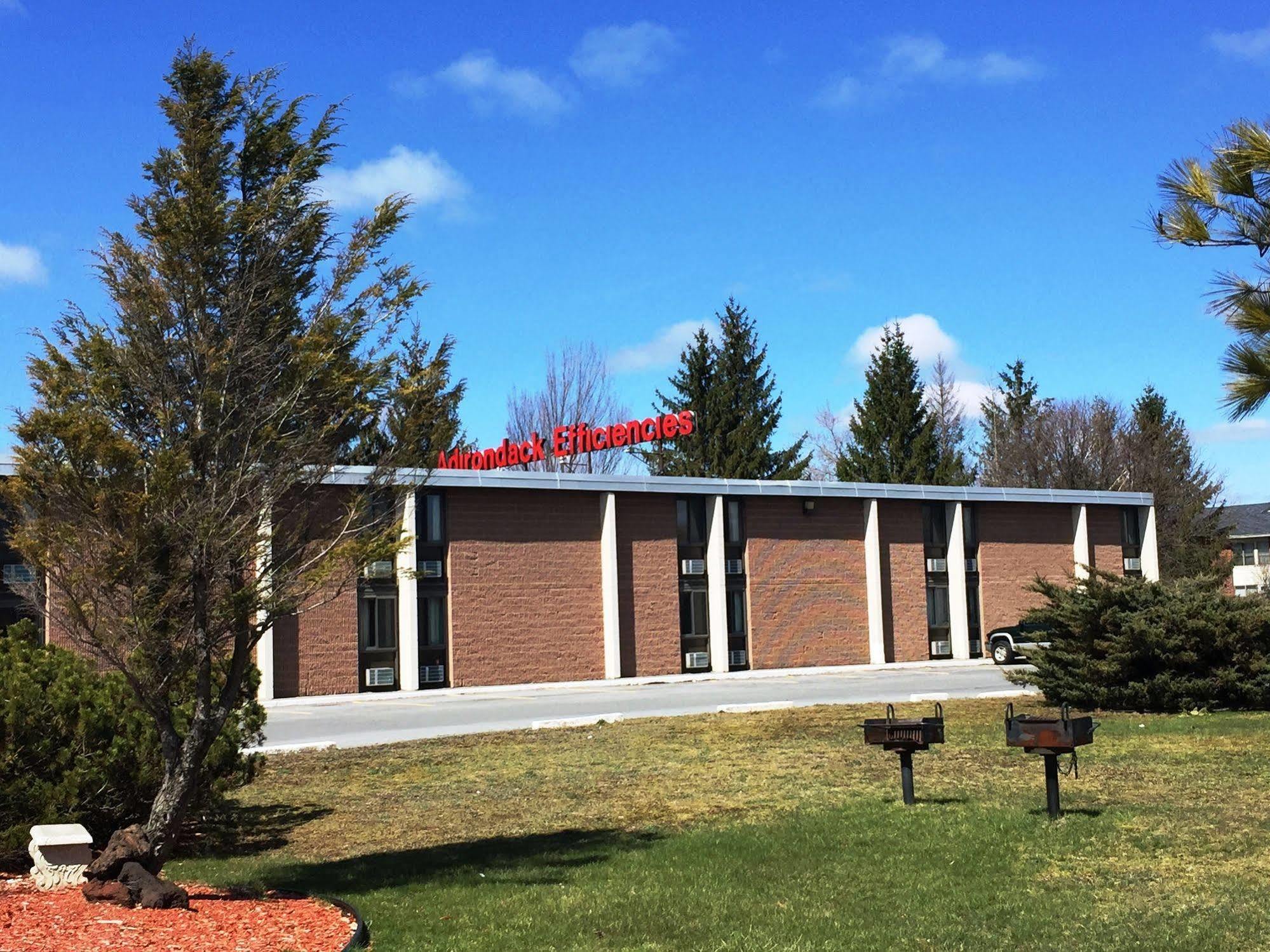 Adirondack Efficiencies Ξενοδοχείο Γουοτερτάουν Εξωτερικό φωτογραφία
